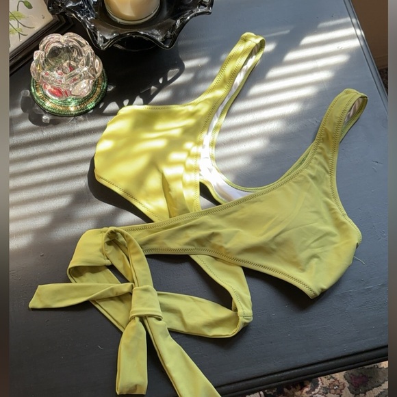 Cupshe Bikini - Picture 2 of 8